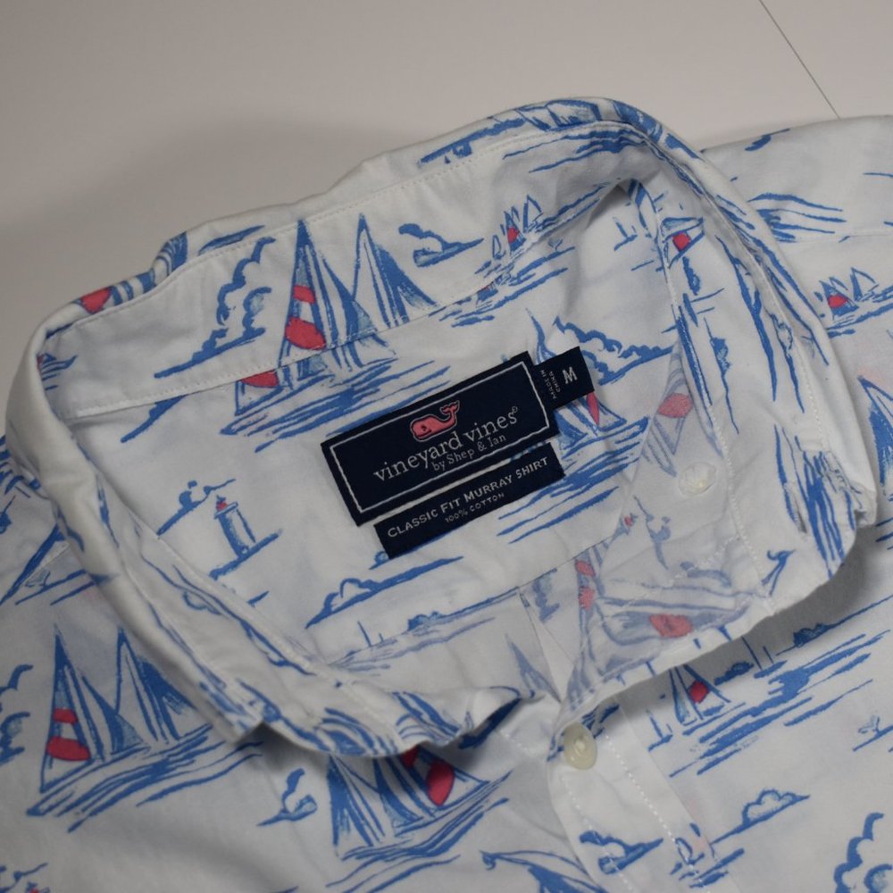 Vineyard Vines Short Sleeve Murray Shirt - White with Blue Sailboats - Medium - Picture 4 of 5